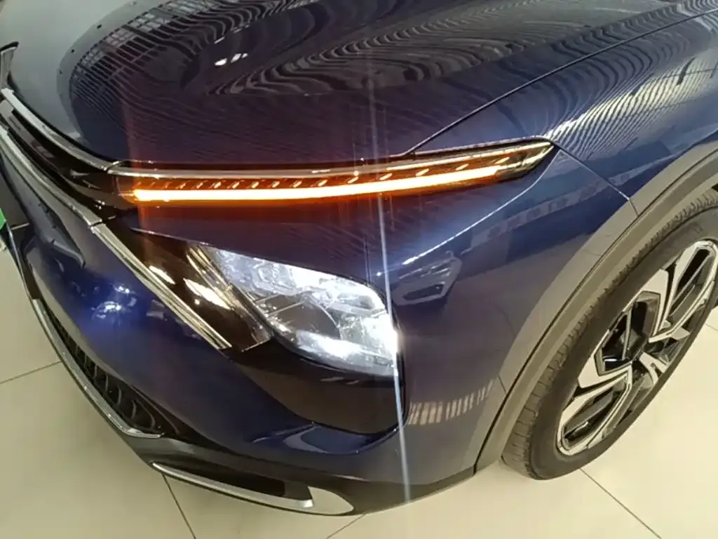 Citroen Versailles C5 X 1.6T Momentum Extraordinary 2023 — фото 24