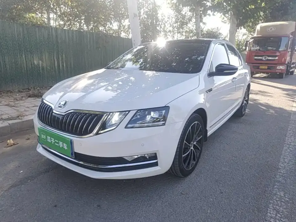 Skoda Octavia TSI280 DSG Luxury Edition 2019