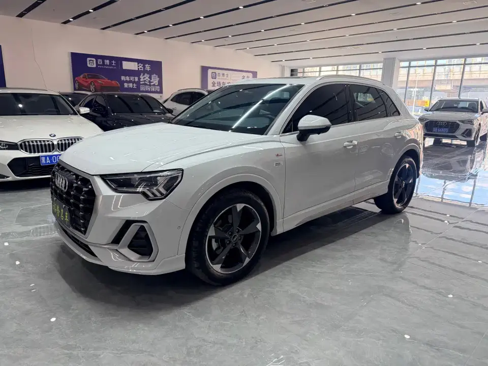 Audi Q3 35 TFSI Fashion Dynamic (1.4T) 2023