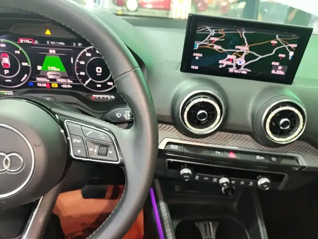 Audi Q2L e-tron Q2L e-tron Pure Electric Smart Cool Edition 2020 — фото 13