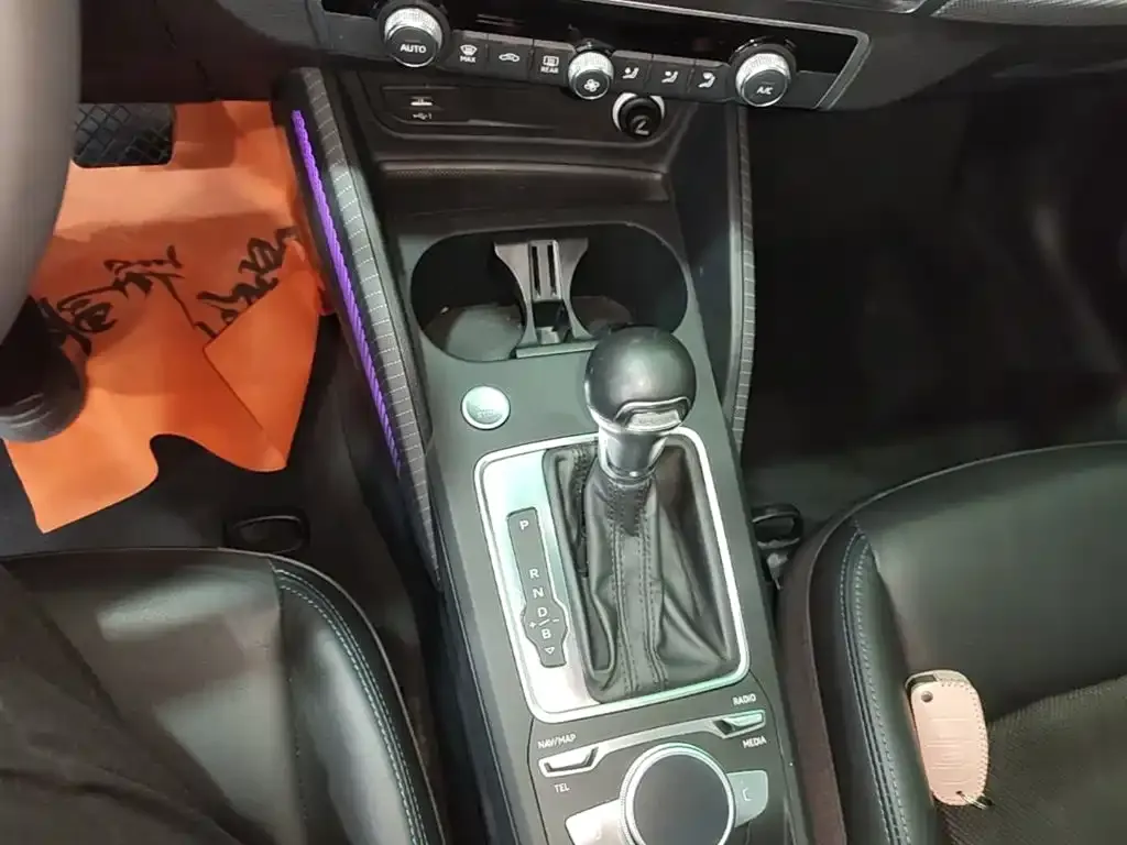 Audi Q2L e-tron Q2L e-tron Pure Electric Smart Cool Edition 2020 — фото 14