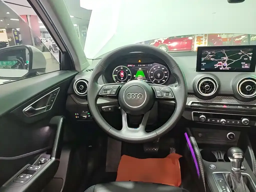 Audi Q2L e-tron Q2L e-tron Pure Electric Smart Cool Edition 2020 — фото 11