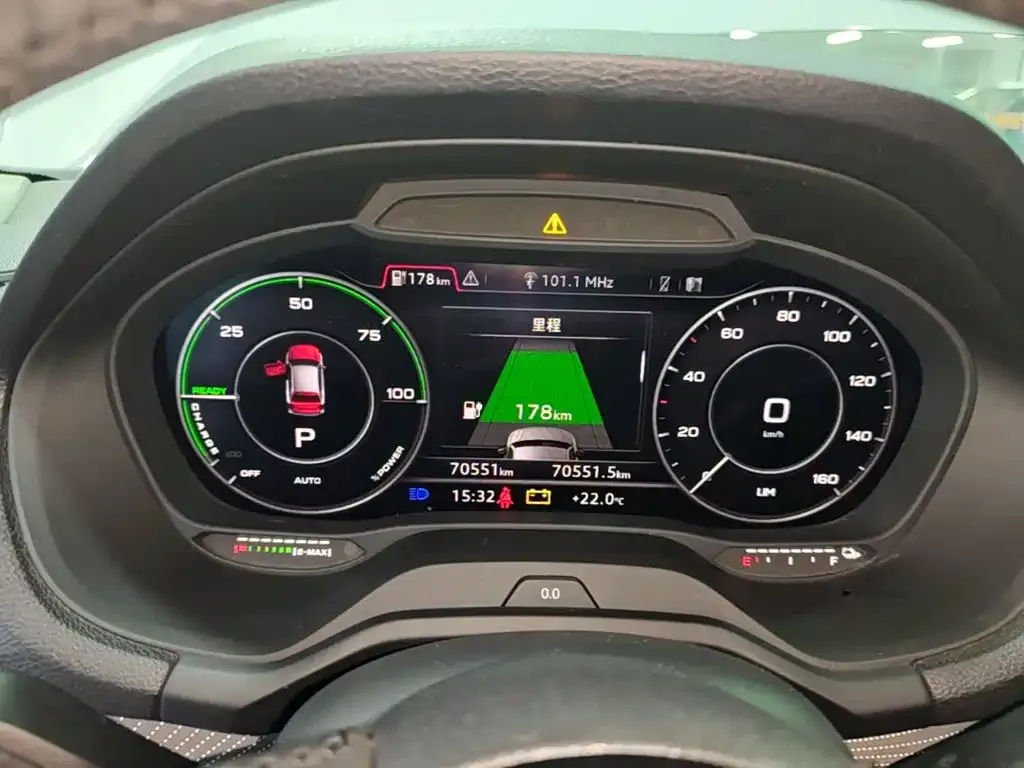 Audi Q2L e-tron Q2L e-tron Pure Electric Smart Cool Edition 2020 — фото 12