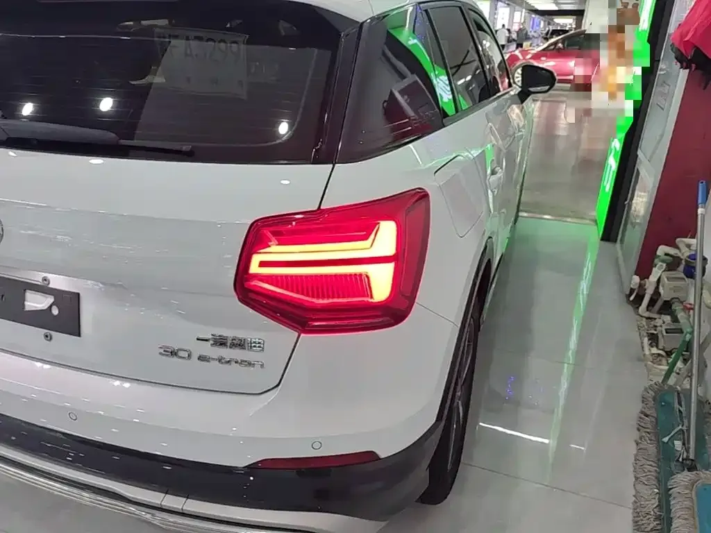 Audi Q2L e-tron Q2L e-tron Pure Electric Smart Cool Edition 2020 — фото 8