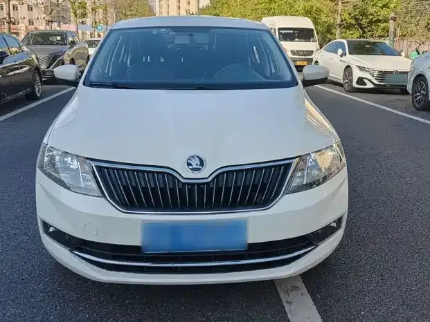 Skoda Rapid 1.5L Manual Comfort Version China VI 2019 — фото 3