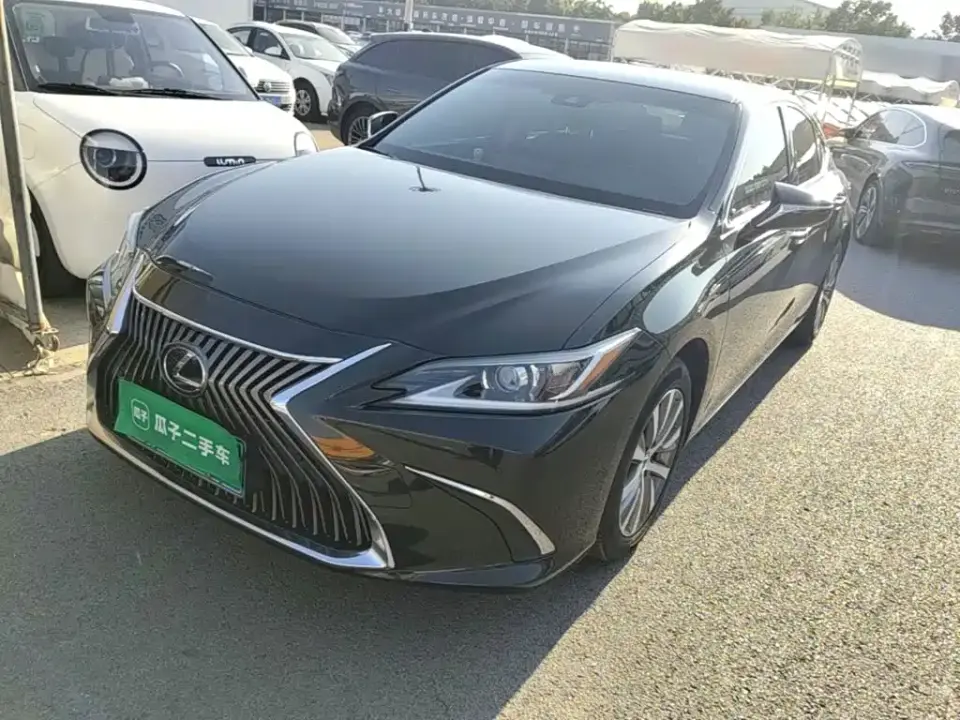 Lexus ES 200 Excellence 2019