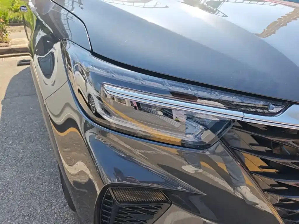 Roewe RX5 PLUS 330TGI Auto Trend-Setting Smart Edition 2025 — фото 11