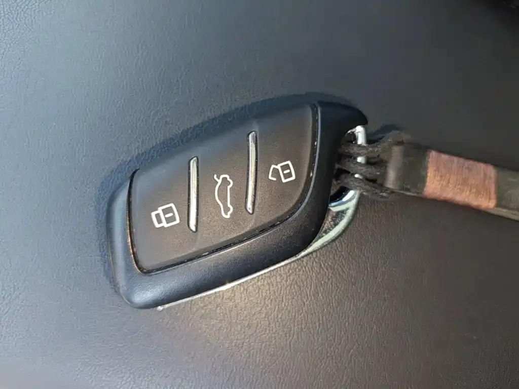 Roewe RX5 PLUS 330TGI Auto Trend-Setting Smart Edition 2025 — фото 13