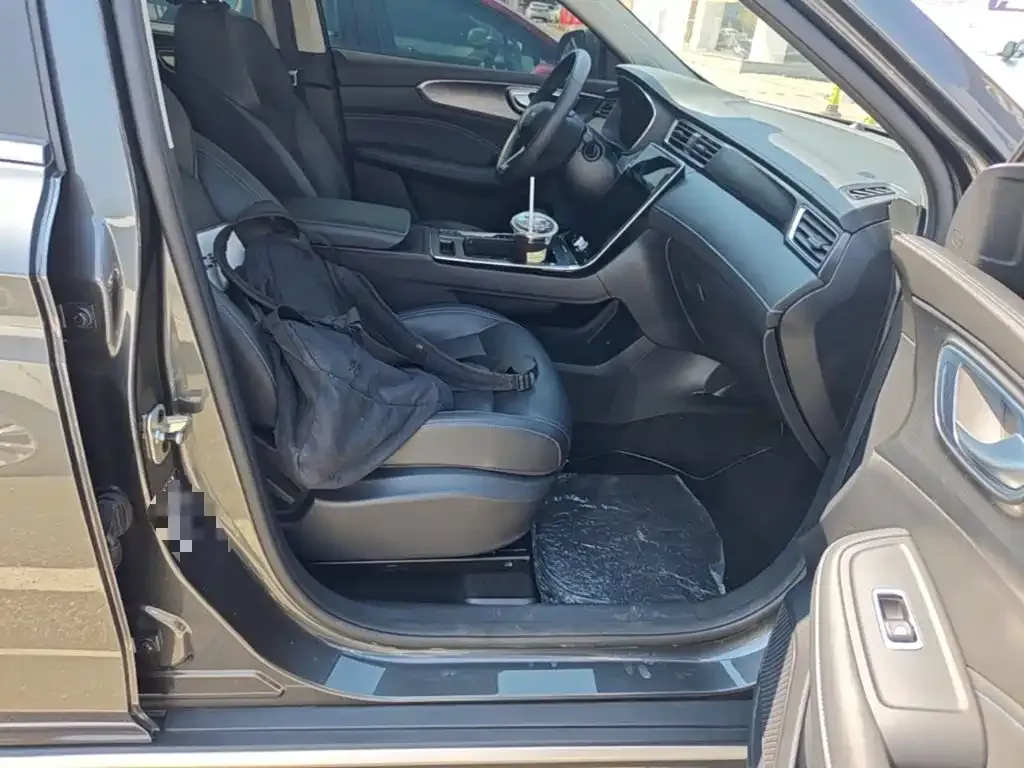 Roewe RX5 PLUS 330TGI Auto Trend-Setting Smart Edition 2025 — фото 9