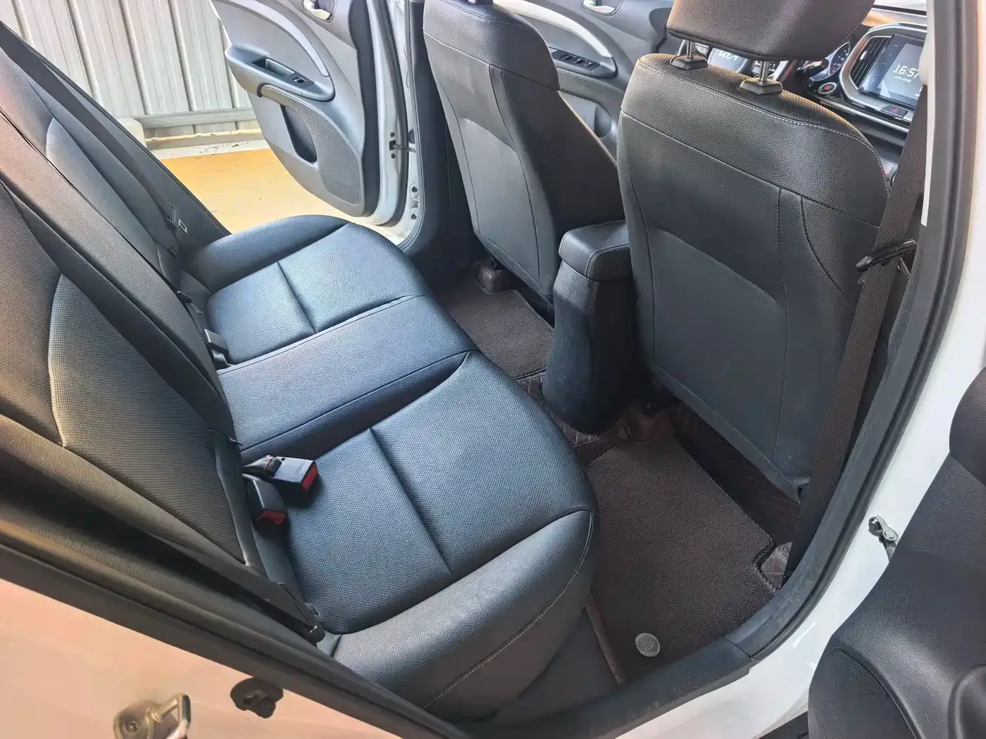 Kia KX1 1.4L CVT Fun Sunroof Version 2023 — фото 11