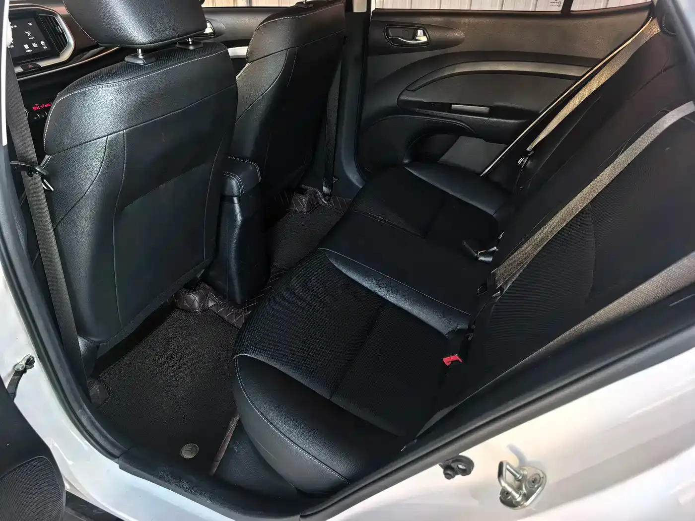 Kia KX1 1.4L CVT Fun Sunroof Version 2023 — фото 10