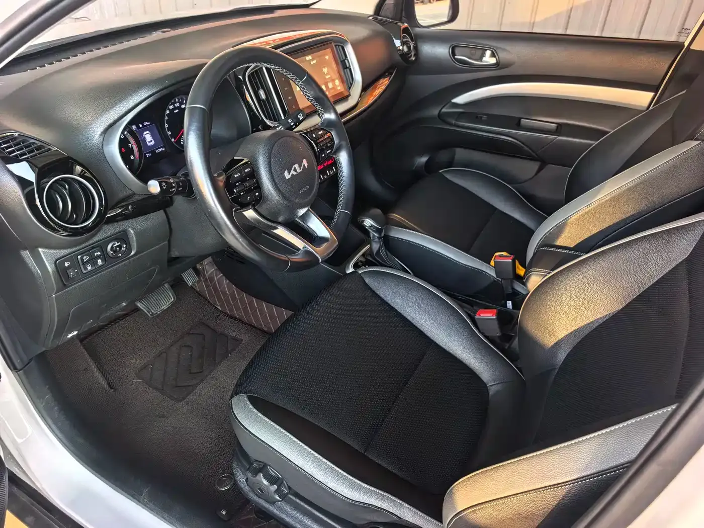 Kia KX1 1.4L CVT Fun Sunroof Version 2023 — фото 7