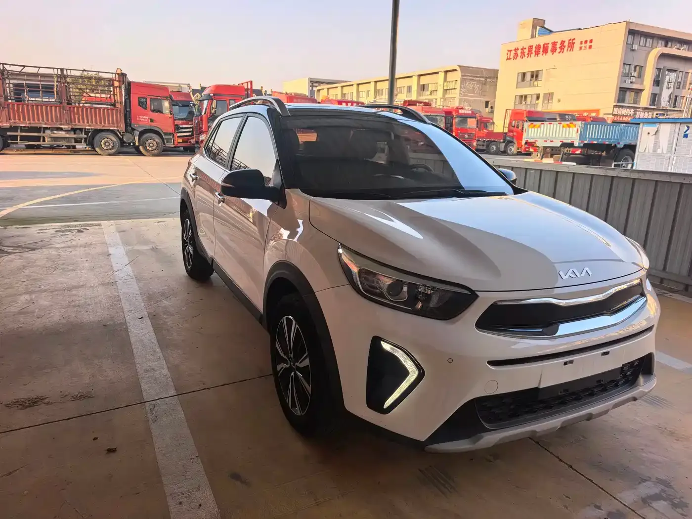 Kia KX1 1.4L CVT Fun Sunroof Version 2023 — фото 3