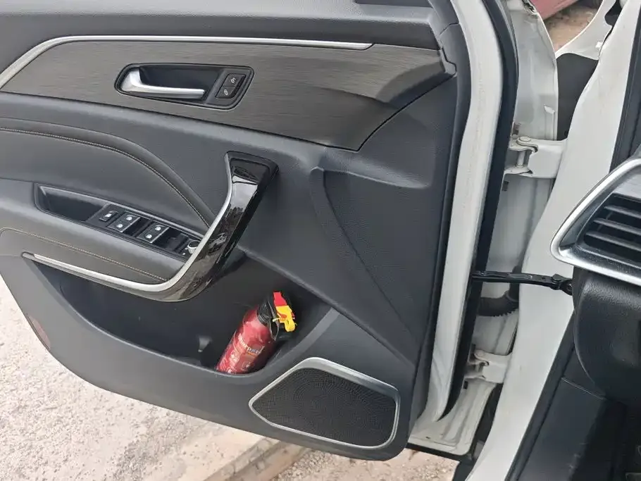 Besturn Bestune T77 Facelift 230 TID Automatic Luxury China V 2019 — фото 7