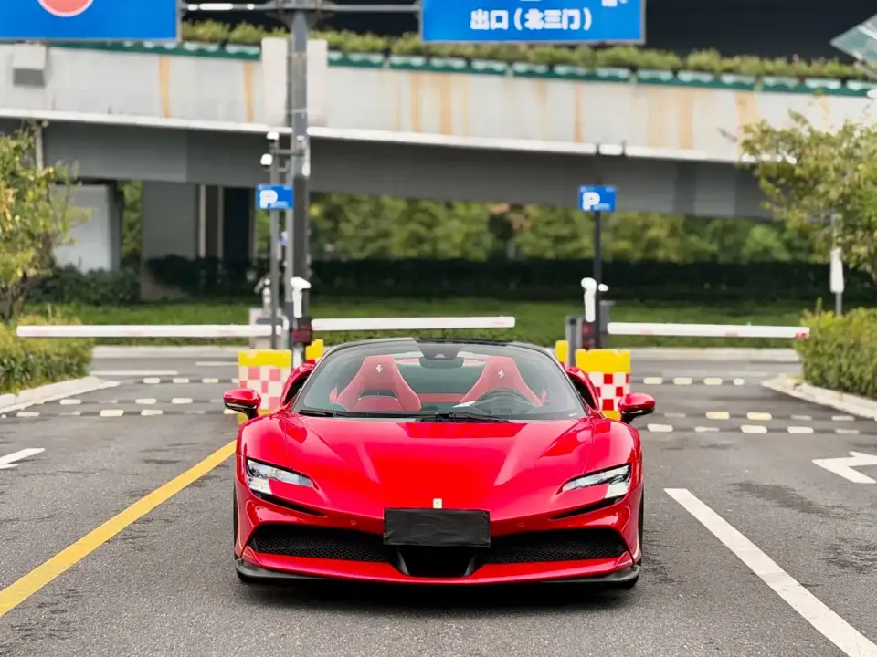 Ferrari SF90 3.9T V8 Spider 2024