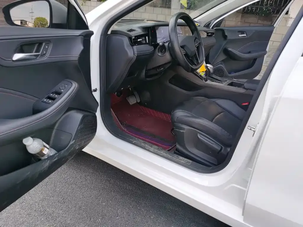 Roewe i5 1.5L CVT Prestige Edition 2025 — фото 14