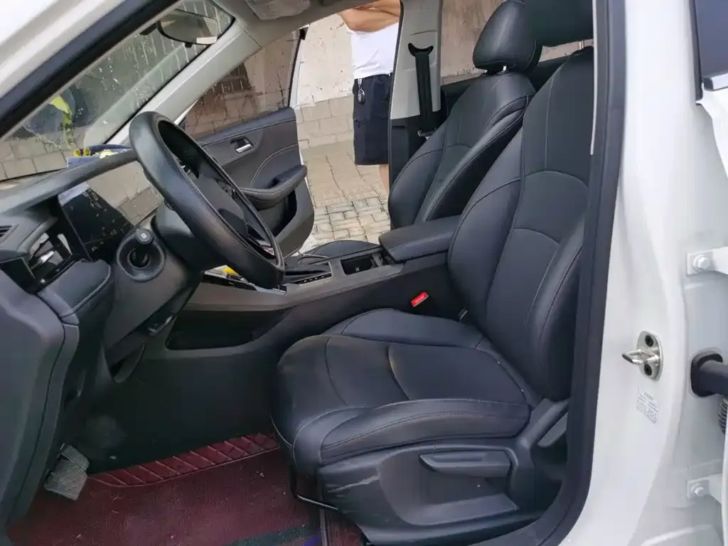 Roewe i5 1.5L CVT Prestige Edition 2025 — фото 8