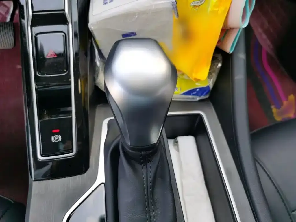 Roewe i5 1.5L CVT Prestige Edition 2025 — фото 7