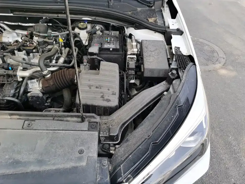 Roewe i5 1.5L CVT Prestige Edition 2025 — фото 20