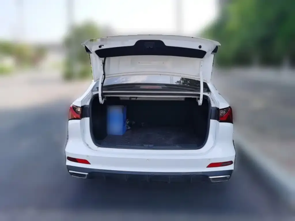 Roewe i5 1.5L CVT Prestige Edition 2025 — фото 10
