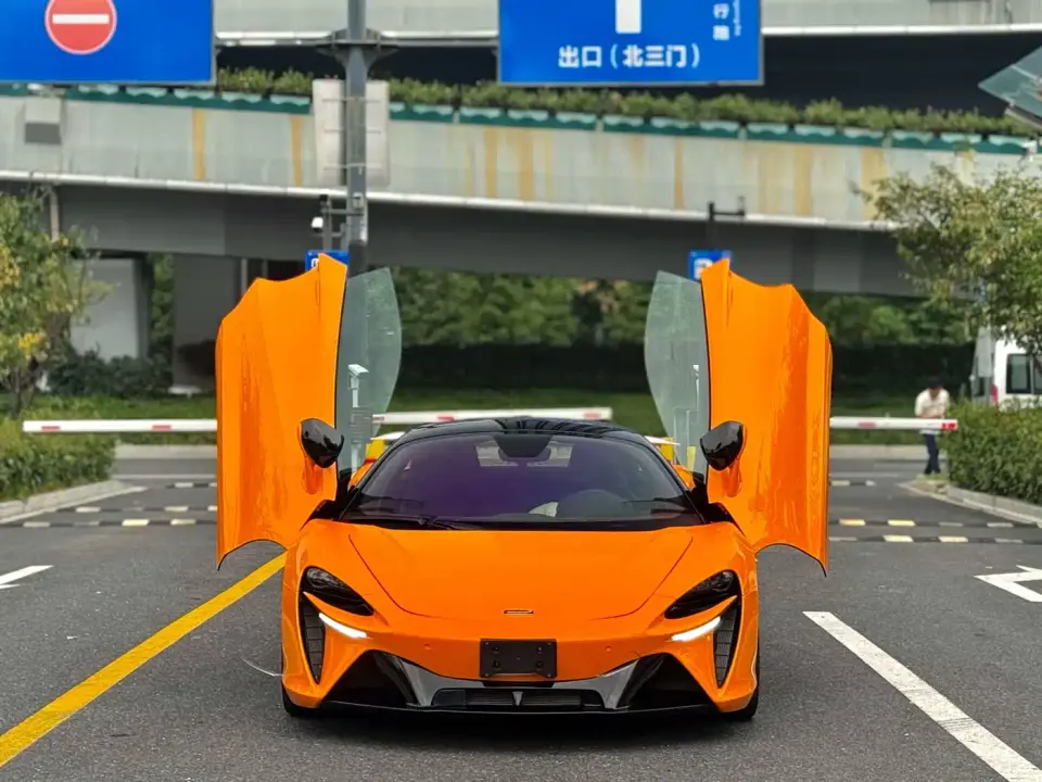 McLaren Artura 3.0T Hybrid Standard 2025