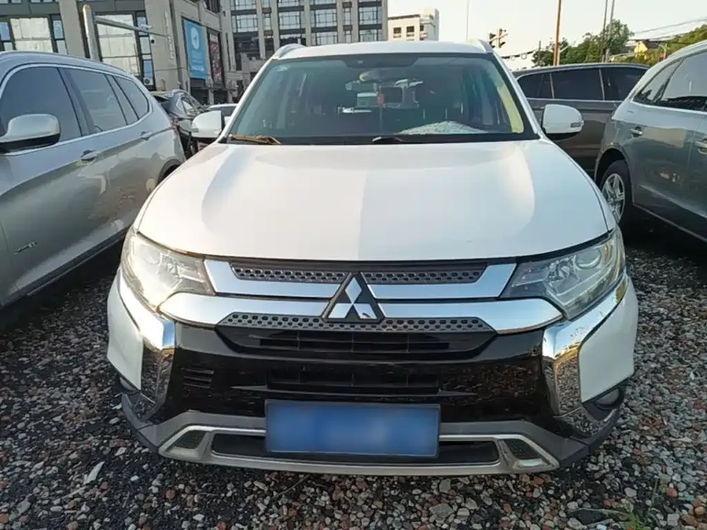 Mitsubishi Outlander 2.0L 2WD Enjoy Edition 5-seater China V 2019 — фото 3