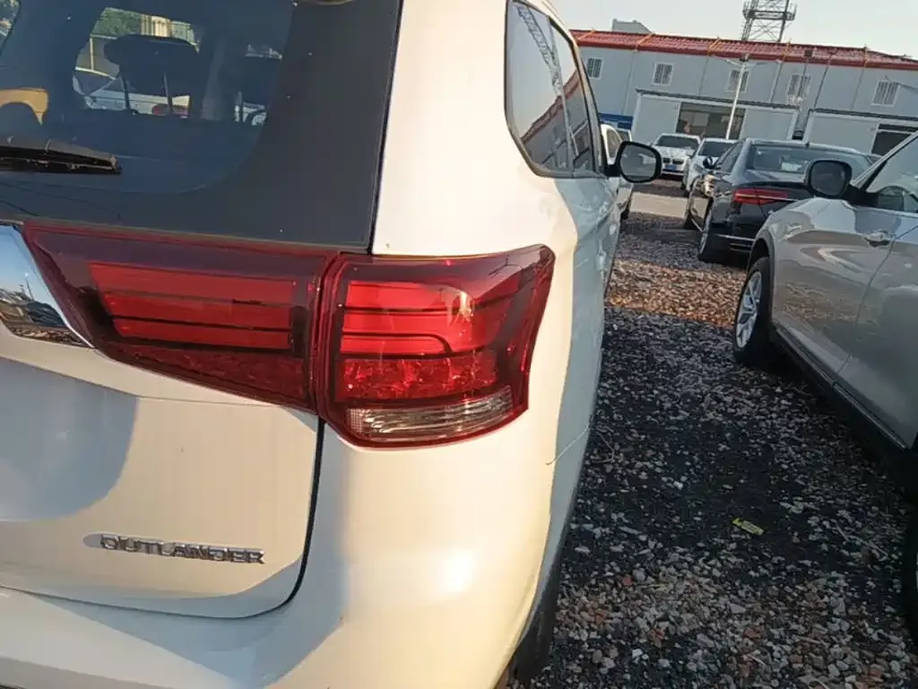 Mitsubishi Outlander 2.0L 2WD Enjoy Edition 5-seater China V 2019 — фото 8