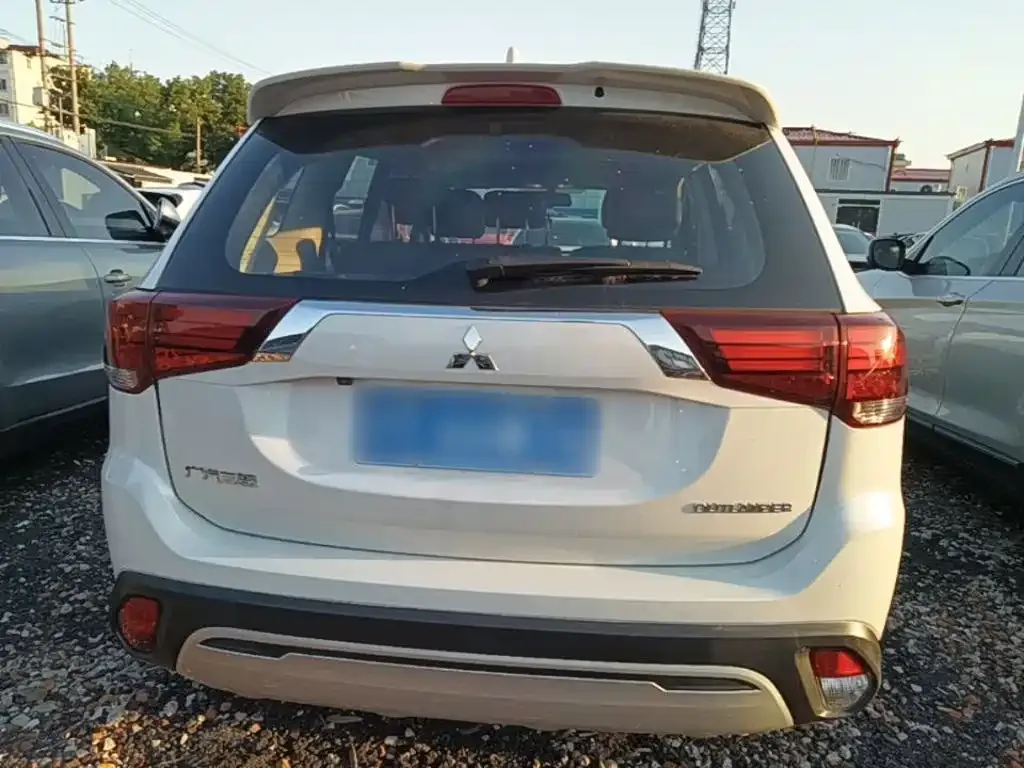 Mitsubishi Outlander 2.0L 2WD Enjoy Edition 5-seater China V 2019 — фото 6