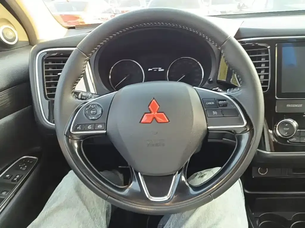 Mitsubishi Outlander 2.0L 2WD Enjoy Edition 5-seater China V 2019 — фото 11