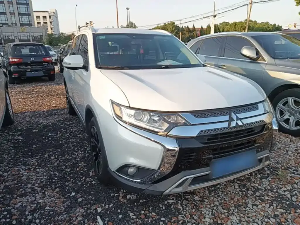 Mitsubishi Outlander 2.0L 2WD Enjoy Edition 5-seater China V 2019 — фото 4