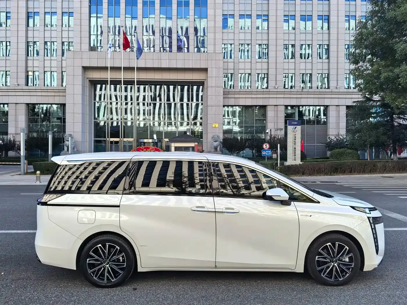GAC Trumpchi E8 NEV Model 150km MAX+ 2024 — фото 6