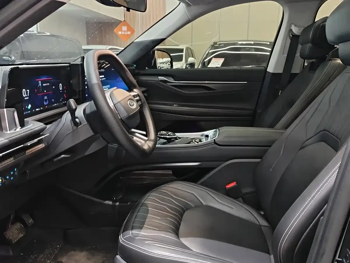Ford Edge Edge L 2.0T EcoBoost FWD 7-Seater Luxury 2025 — фото 3