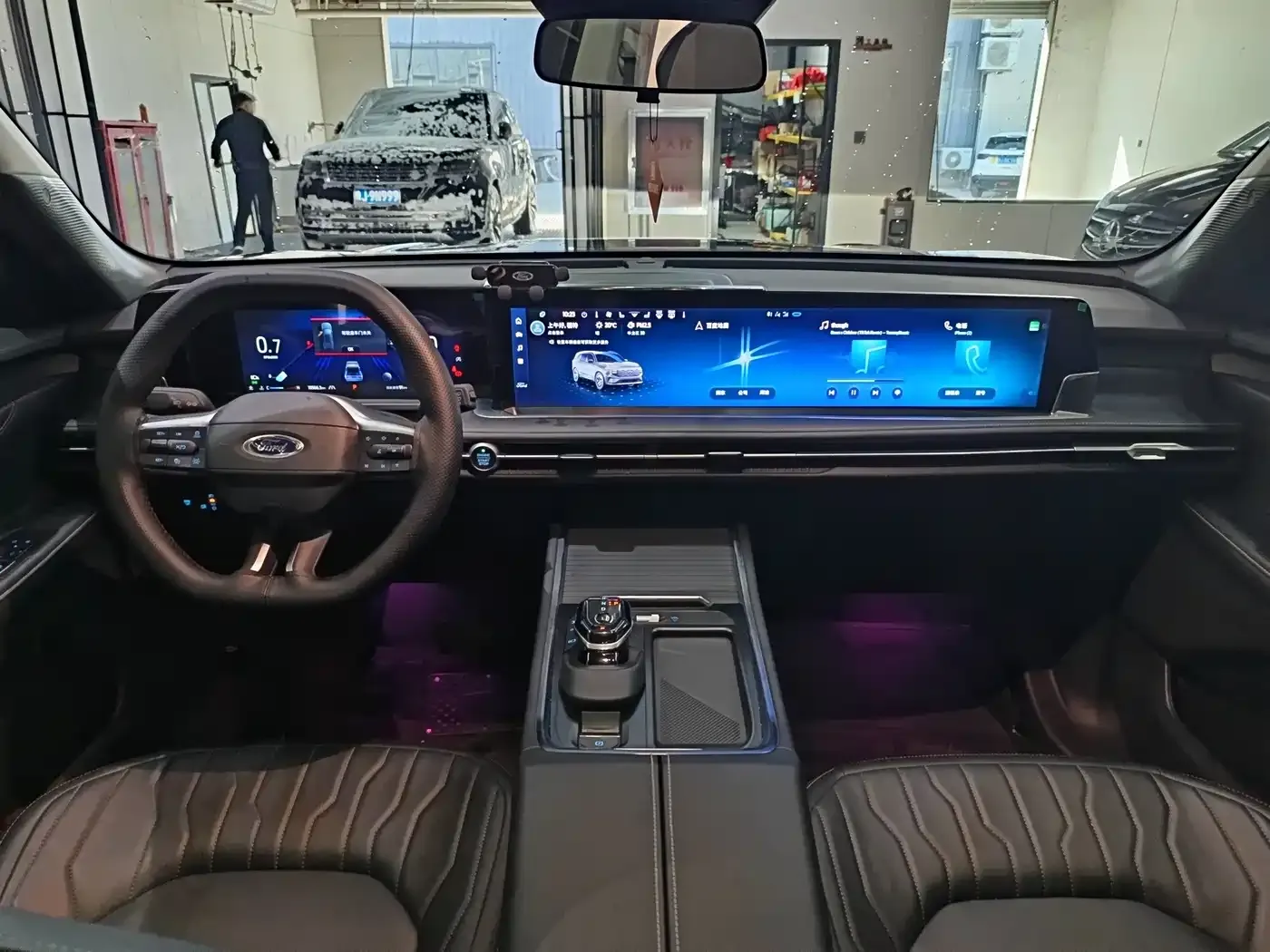 Ford Edge Edge L 2.0T EcoBoost FWD 7-Seater Luxury 2025 — фото 5