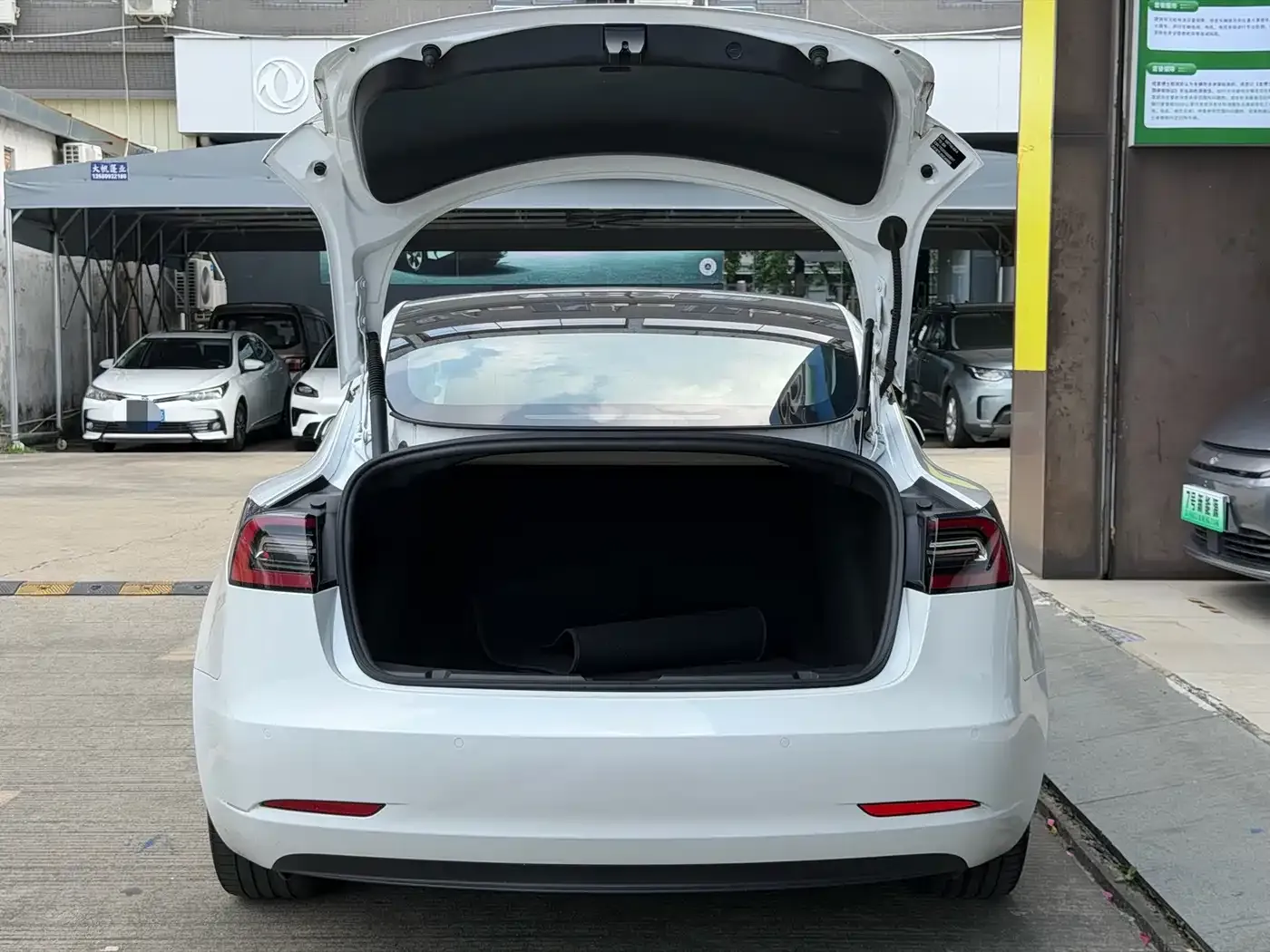 Tesla Model 3 Standard Range Rear-Wheel Drive Upgrade 3D6 2022 — фото 17