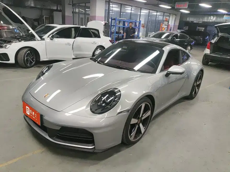 Porsche 911 Carrera 3.0T 2025