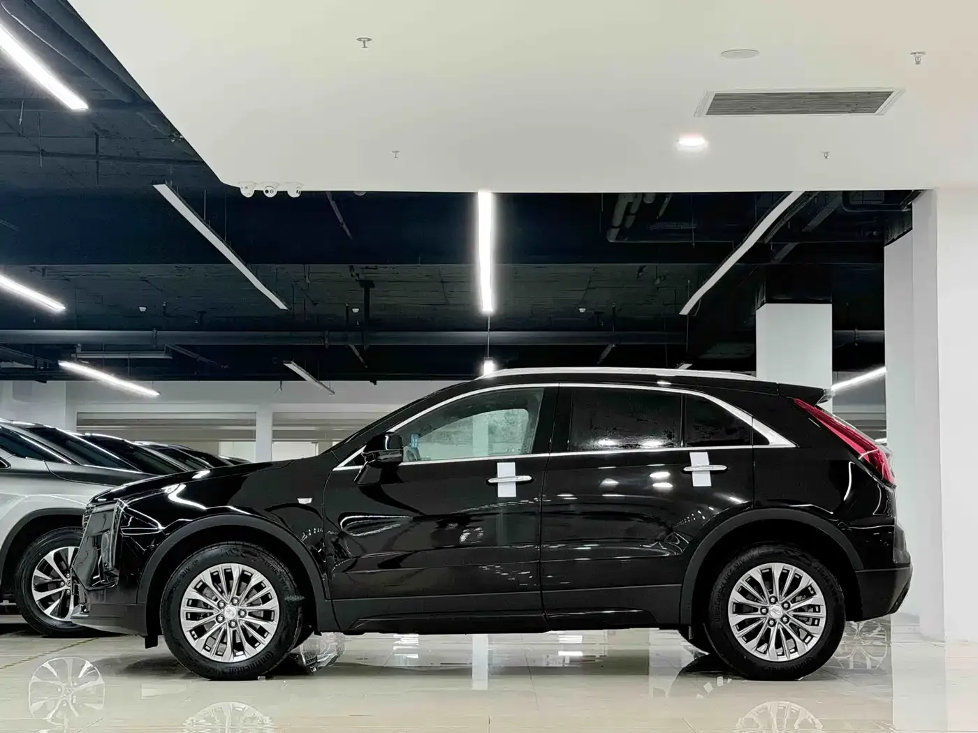 Cadillac XT4 28T 2WD Luxury 2024 — фото 3