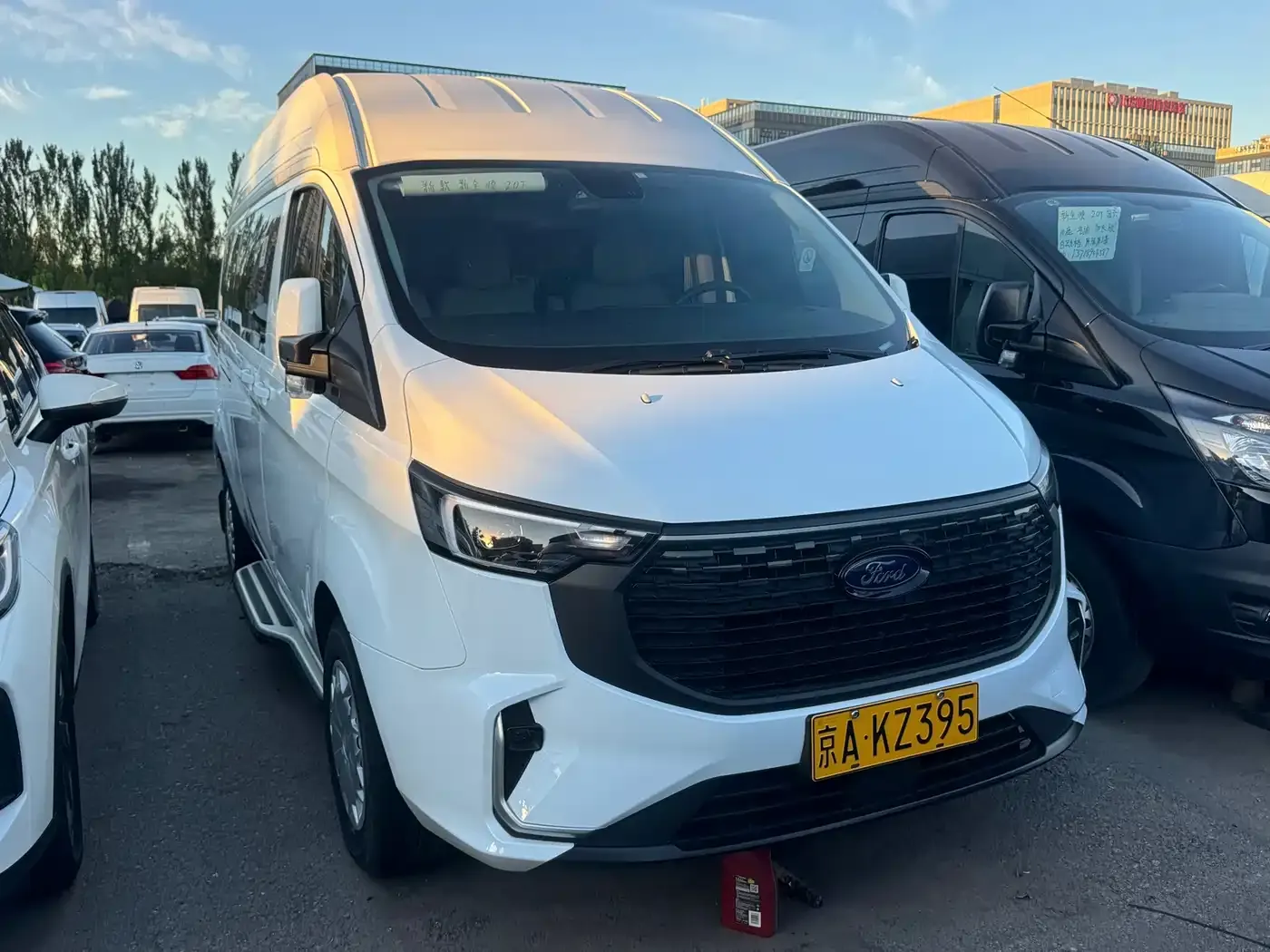 Ford Transit 2.0T Petrol Manual Business Travel Mid-Axis Mid-Roof 10/11/12-seater 2023 — фото 2