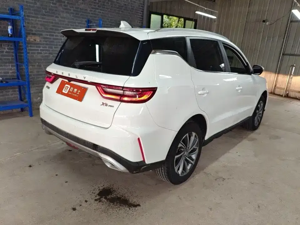 Geely Emgrand X6 Model PRO 1.4T Automatic Premium 2022 — фото 3