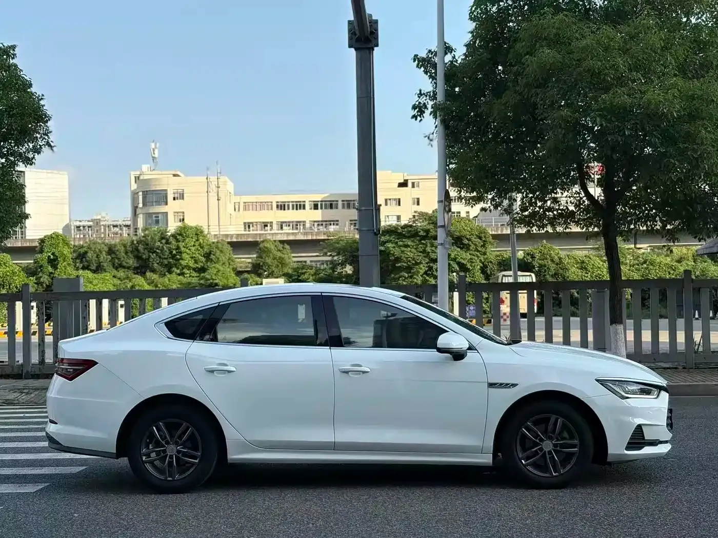 BYD Qin Pro Super Energy Edition 1.5TI Auto Smart Connection Sharp Dynamic Type China V 2019 — фото 4