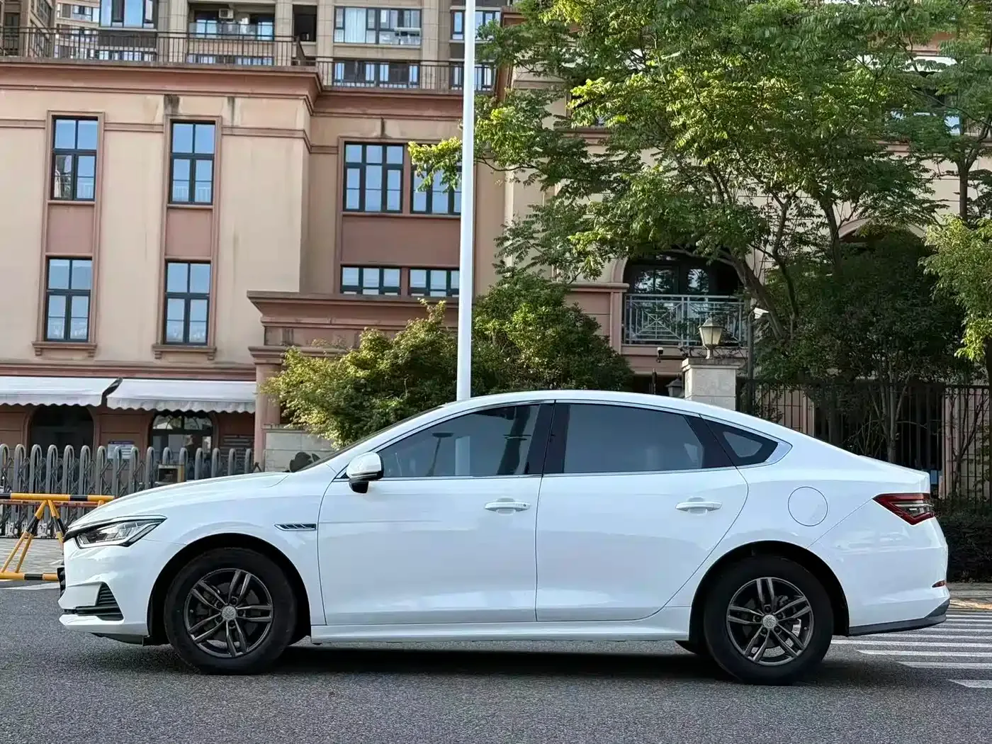BYD Qin Pro Super Energy Edition 1.5TI Auto Smart Connection Sharp Dynamic Type China V 2019 — фото 8