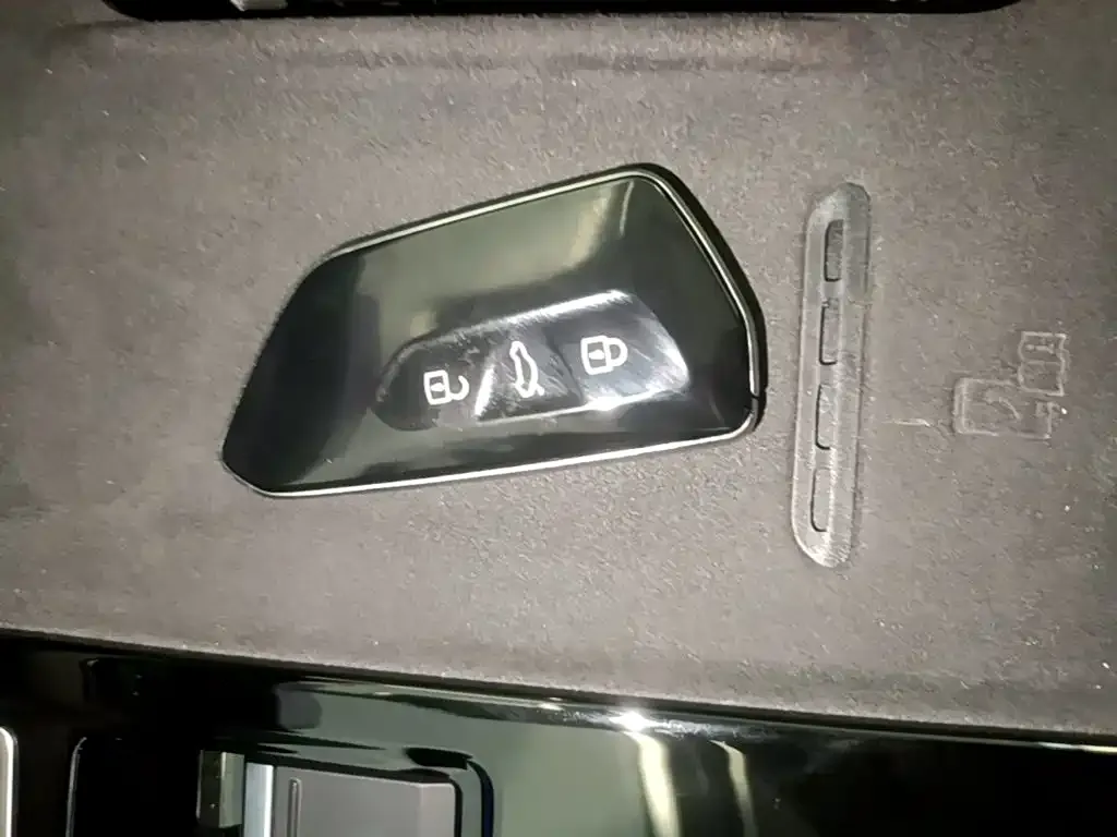Volkswagen Talagon 450TSI R-Line 6-Seater 2025 — фото 9
