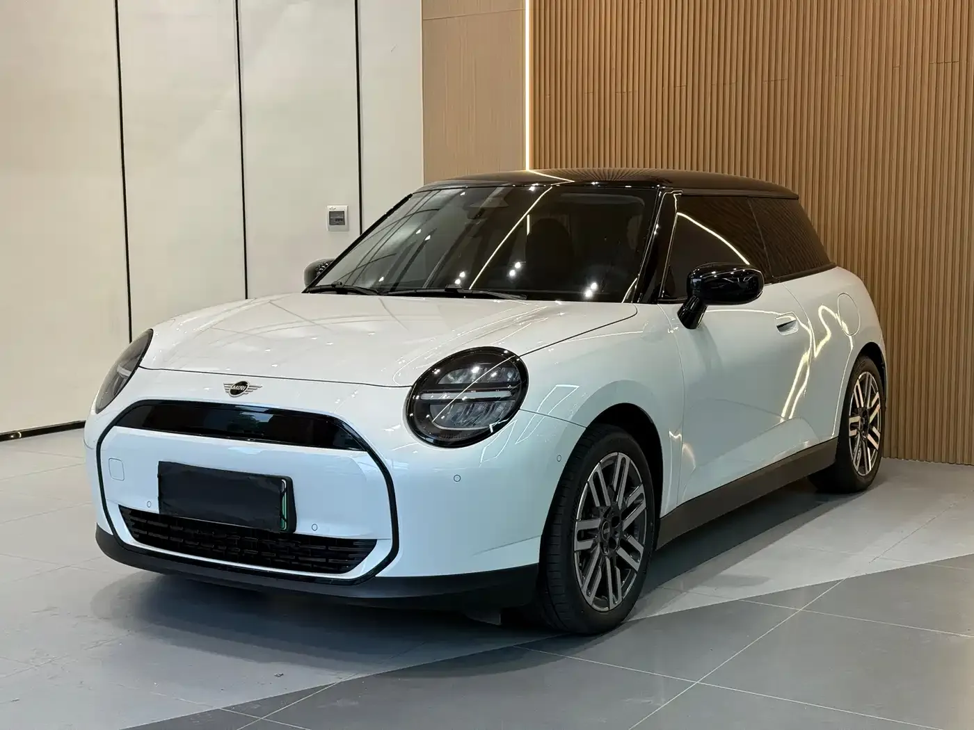 Mini Electric MINI ACEMAN E Classic 2025
