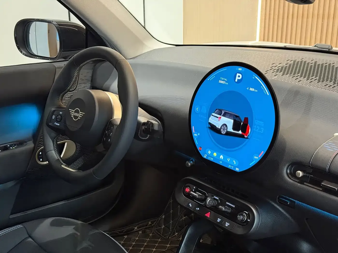 Mini Electric MINI ACEMAN E Classic 2025 — фото 9