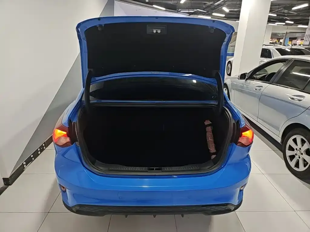Ford Focus Sedan EcoBoost 180 Auto Speed Edition 2023 — фото 19