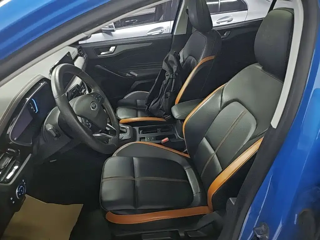 Ford Focus Sedan EcoBoost 180 Auto Speed Edition 2023 — фото 15