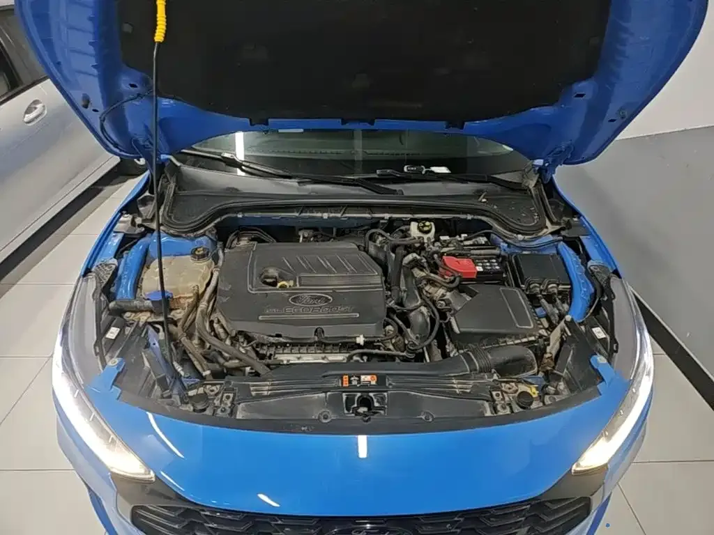 Ford Focus Sedan EcoBoost 180 Auto Speed Edition 2023 — фото 20
