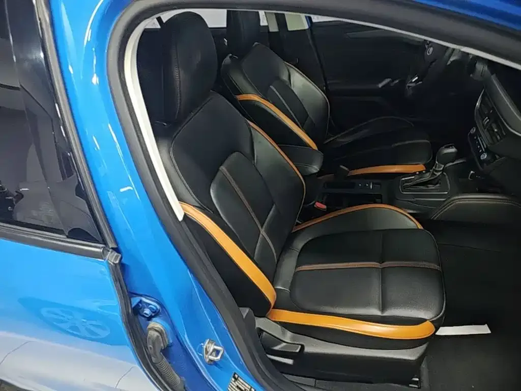 Ford Focus Sedan EcoBoost 180 Auto Speed Edition 2023 — фото 25