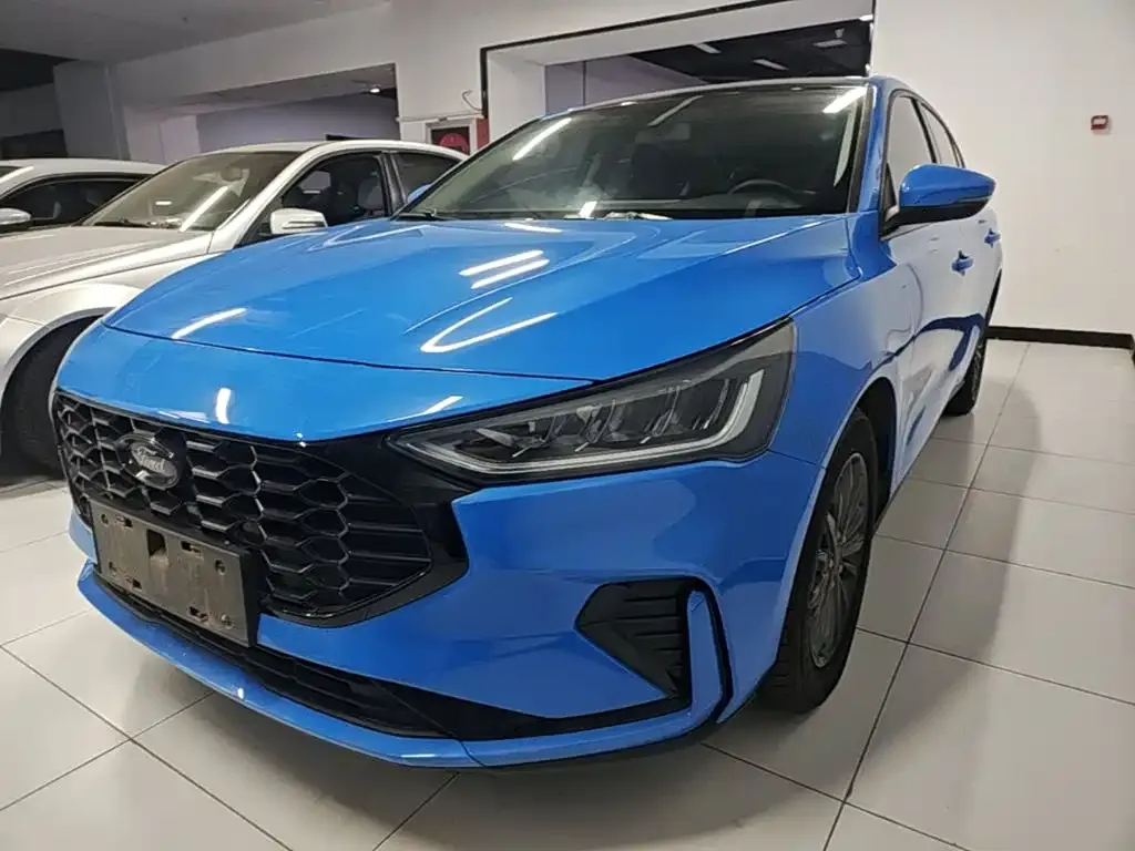 Ford Focus Sedan EcoBoost 180 Auto Speed Edition 2023 — фото 2