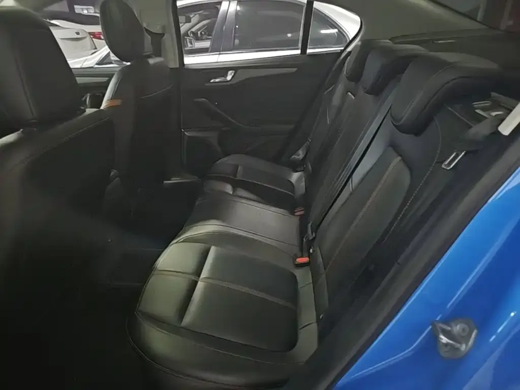 Ford Focus Sedan EcoBoost 180 Auto Speed Edition 2023 — фото 17