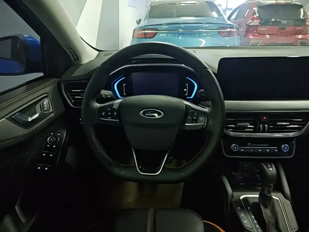 Ford Focus Sedan EcoBoost 180 Auto Speed Edition 2023 — фото 11